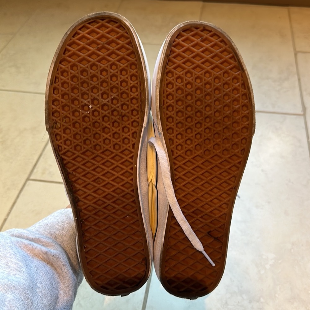 Vans - Picture 2 of 3